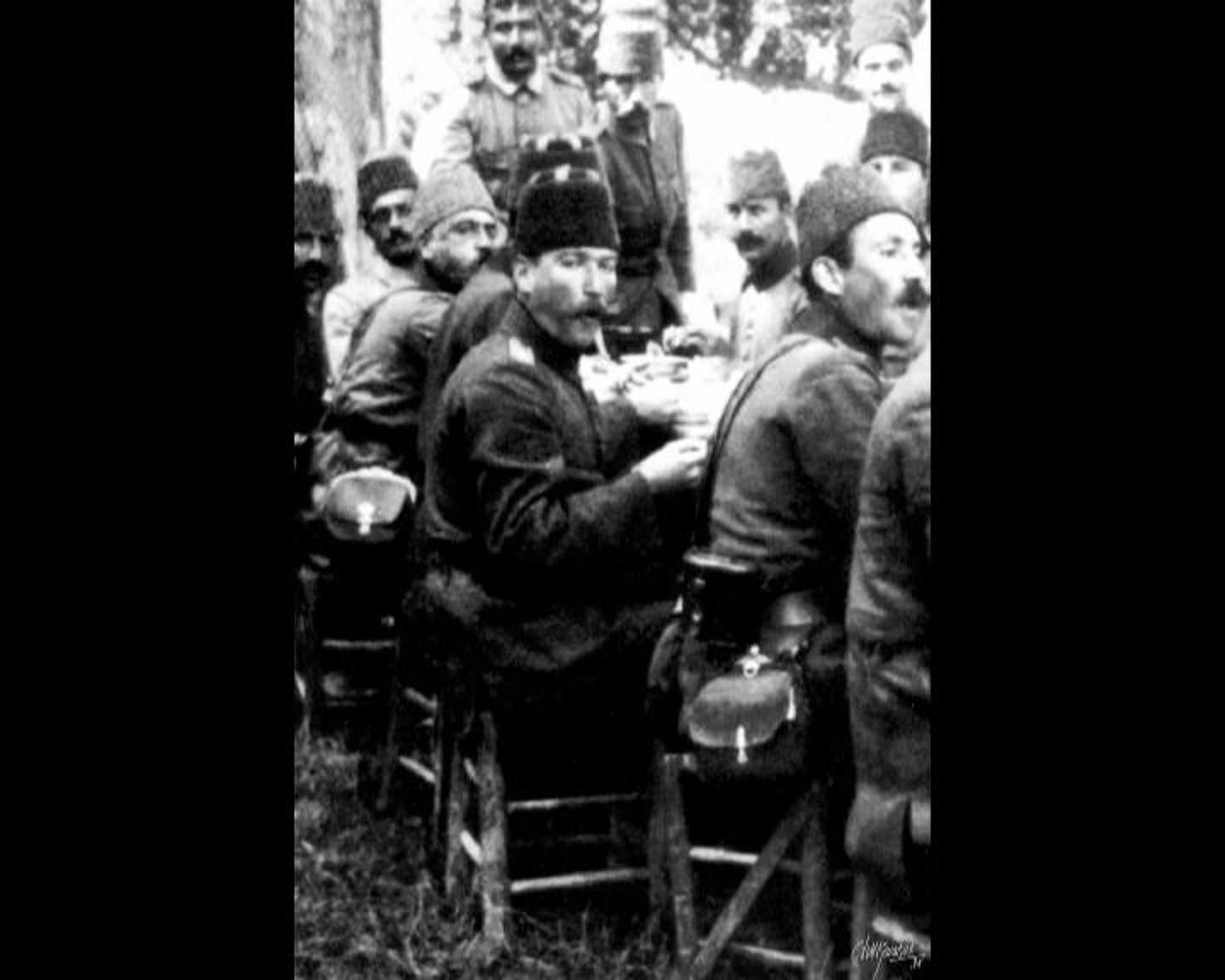 Atatürk 4