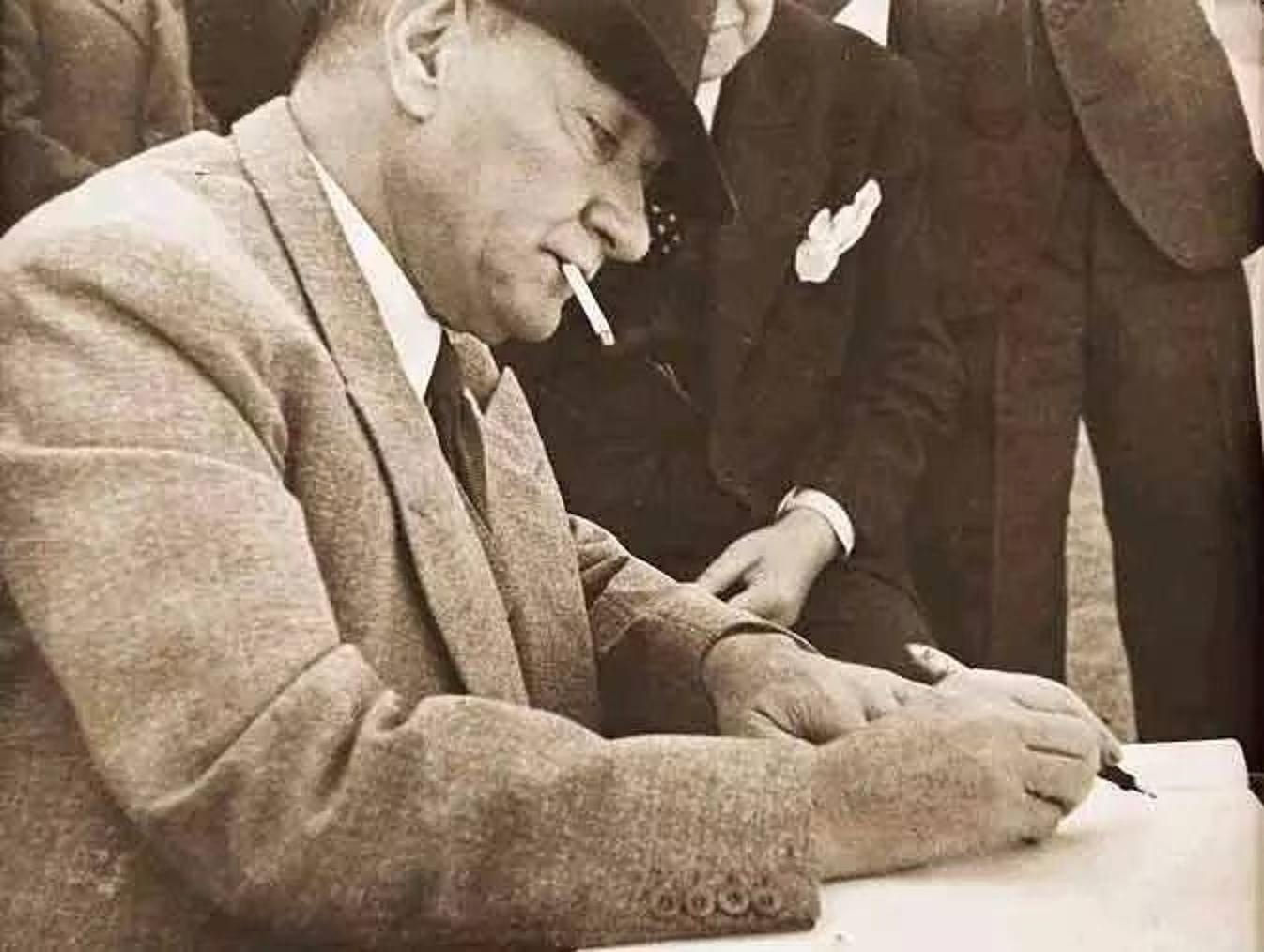 Atatürk 7