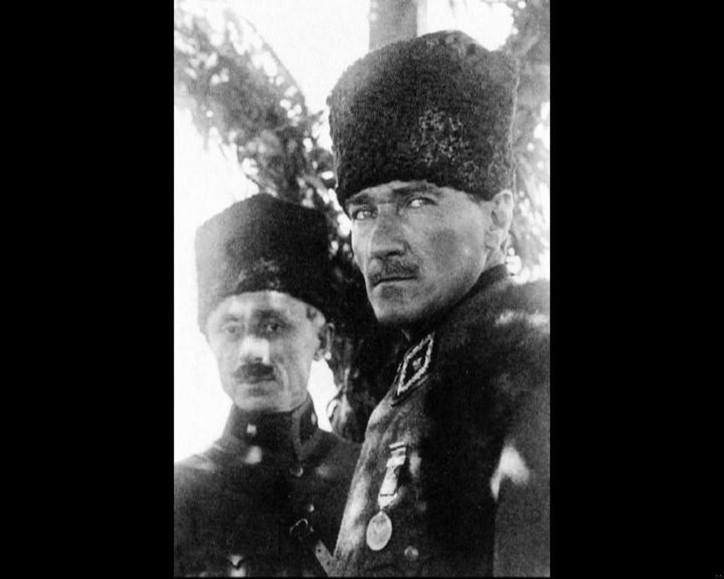 Atatürk 9